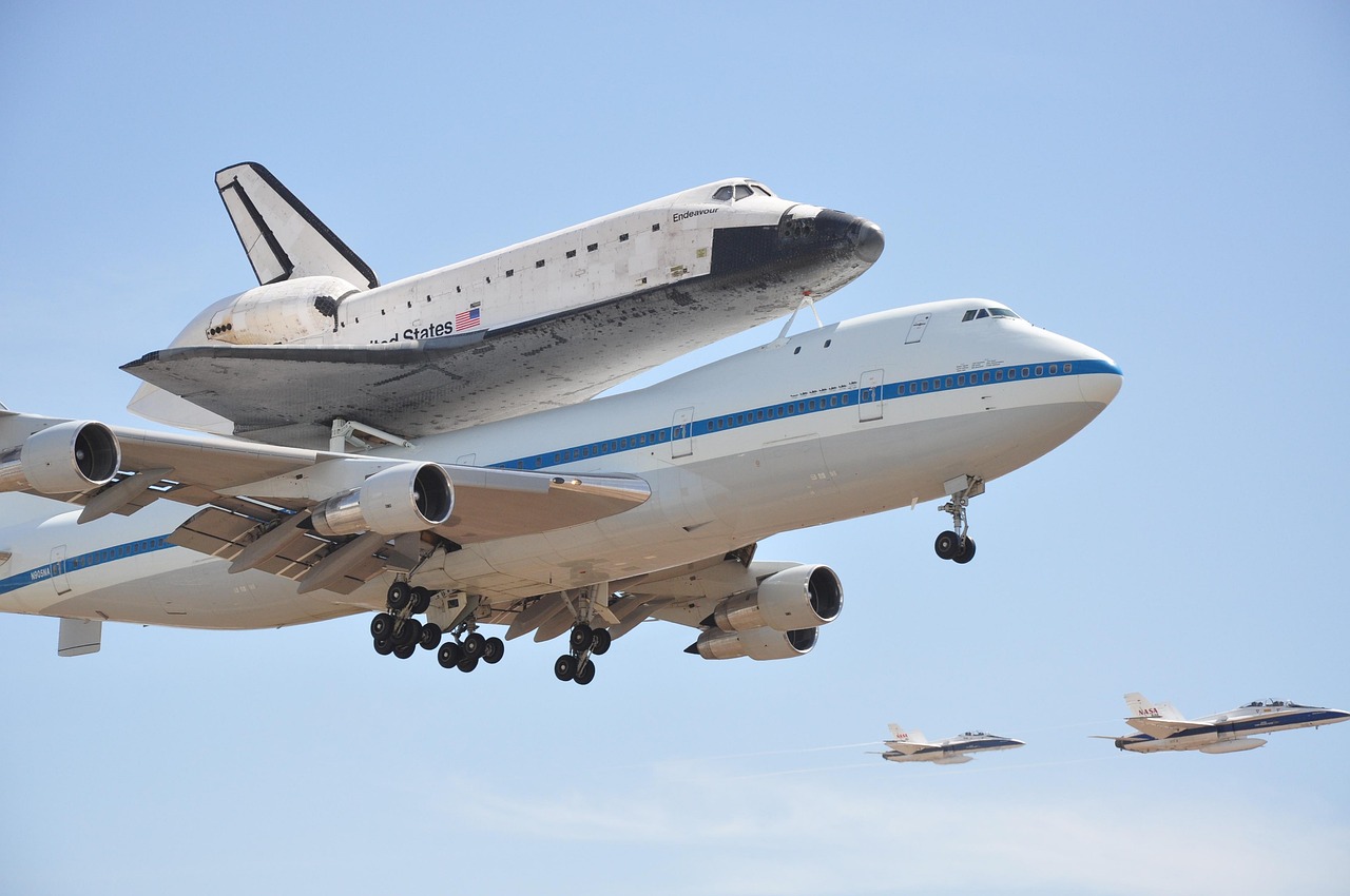 探索航空技術(shù)革新，最新飛機與未來展望